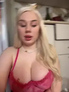 Snapshot of LaraHollywood chatting on 19, 1, 2025 LaraHollywood online show from 19, 1, 2025