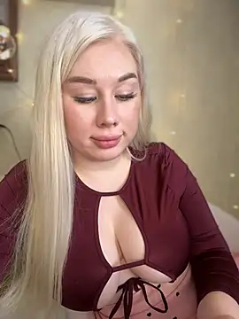 Snapshot of LaraHollywood chatting on 27, 1, 2025 LaraHollywood online show from 27, 1, 2025