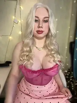 Snapshot of LaraHollywood chatting on 15, 2, 2025 LaraHollywood online show from 15, 2, 2025