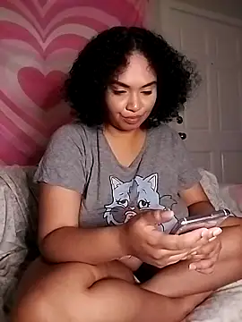 Snapshot of TasteeKitty chatting on 2, 3, 2025 TasteeKitty online show from 2, 3, 2025