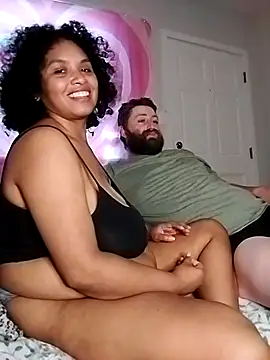 Snapshot of TasteeKitty chatting on 1, 10, 2025 TasteeKitty online show from 1, 10, 2025