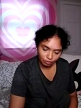 Snapshot of TasteeKitty chatting on 26, 10, 2025 TasteeKitty online show from 26, 10, 2025