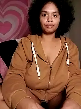 Snapshot of TasteeKitty chatting on 13, 11, 2025 TasteeKitty online show from 13, 11, 2025