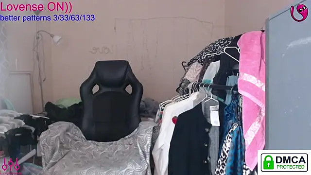 sweet cute cat online show from 3, 11, 2025