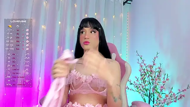 Snapshot of rosseblondee chatting on 23, 2, 2025 rosseblondee online show from 23, 2, 2025