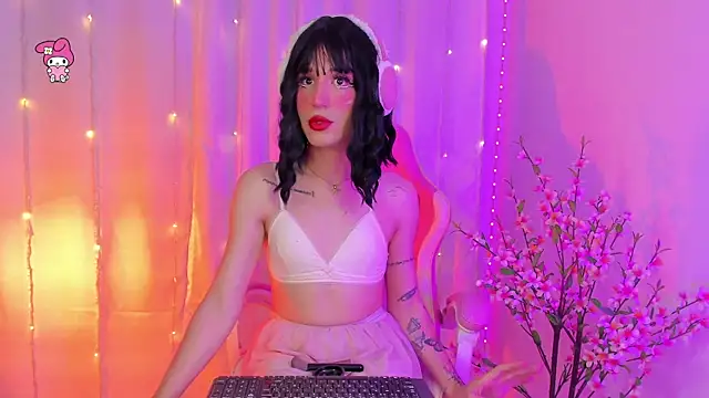 Snapshot of rosseblondee chatting on 18, 6, 2026 rosseblondee online show from 18, 6, 2026