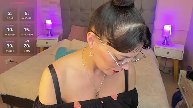  Abril W online show from 5, 3, 2025