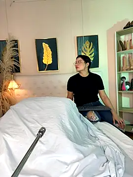 valerie lya online show from 10, 11, 2025