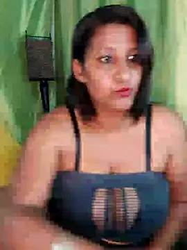 Snapshot of Lilybanx chatting on 4, 12, 2024 Lilybanx online show from 4, 12, 2024