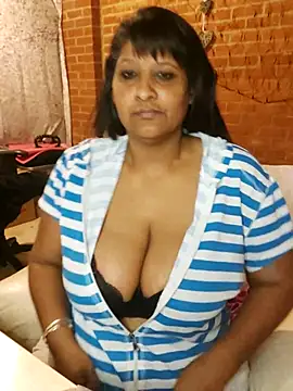 Snapshot of Lilybanx chatting on 3, 10, 2025 Lilybanx online show from 3, 10, 2025