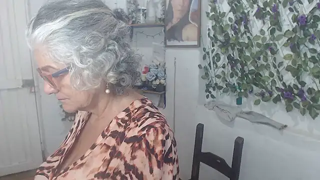 FunnyGrandma online show from 12, 11, 2025