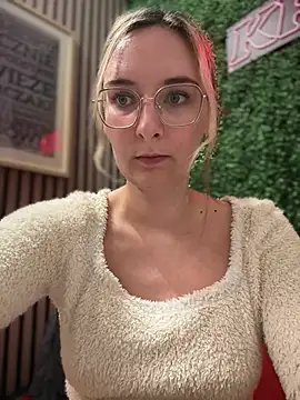 The Snowwhitee online show from 9, 2, 2025