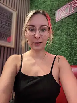 The Snowwhitee online show from 22, 2, 2025