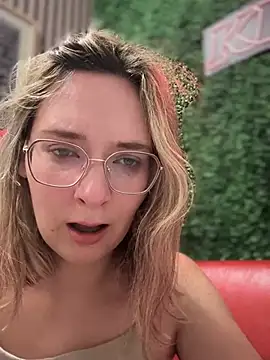 The Snowwhitee online show from 23, 2, 2025