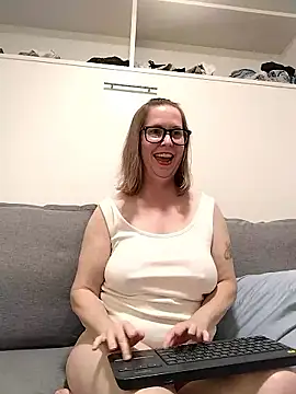 SweetandNaughty1 online show from 9, 4, 2026