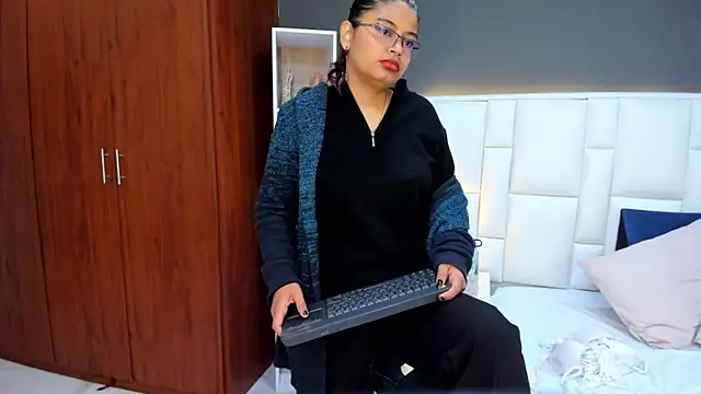 Snapshot of yeral2017 chatting on 13, 10, 2025 yeral2017 online show from 13, 10, 2025