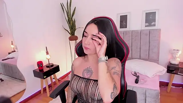 EmmyEvans1 online show from 13, 1, 2025