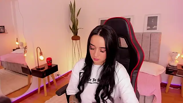 EmmyEvans1 online show from 17, 1, 2025