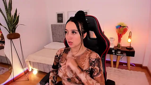 EmmyEvans1 online show from 7, 3, 2025