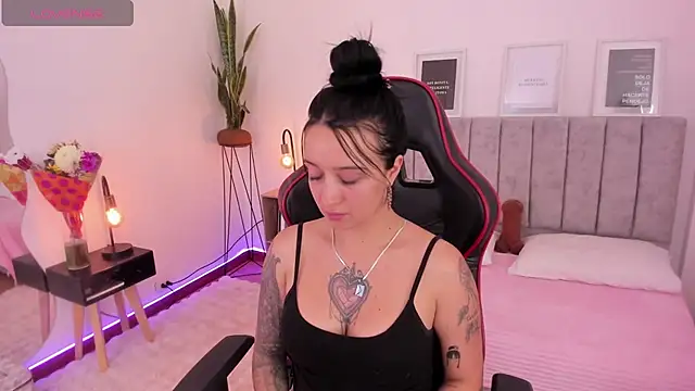 EmmyEvans1 online show from 17, 3, 2025