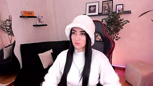 EmmyEvans1 online show from 6, 11, 2025