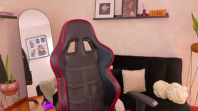 EmmyEvans1 online show from 26, 2, 2026