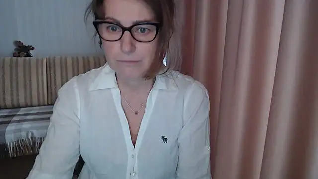 lauraoven online show from 25, 2, 2025