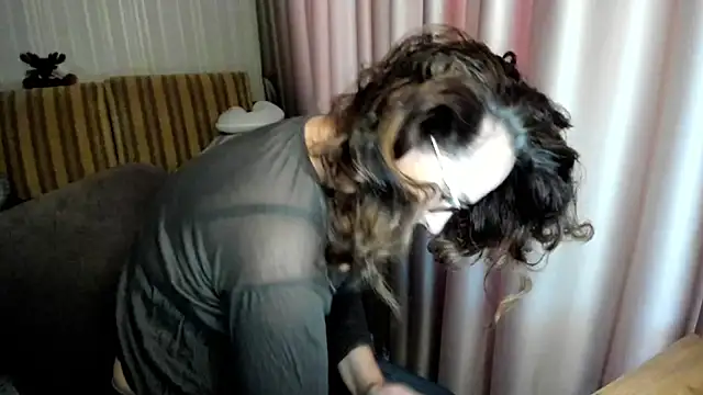 lauraoven online show from 1, 2, 2026