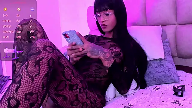 TracySugar online show from 8, 11, 2025