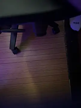 JohnnyBigShot online show from 6, 11, 2025