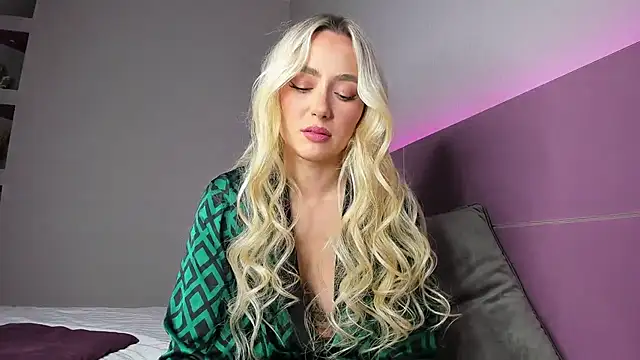 CrazyWomen online show from 1, 2, 2026