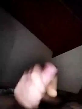 Snapshot of Kw8585kw chatting on 3, 2, 2025 Kw8585kw online show from 3, 2, 2025