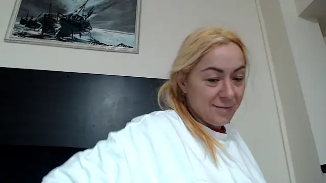 Snapshot of spell_of_love chatting on 2, 11, 2025 spell of love online show from 2, 11, 2025