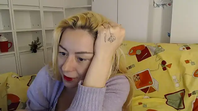 Snapshot of spell_of_love chatting on 28, 11, 2025 spell of love online show from 28, 11, 2025