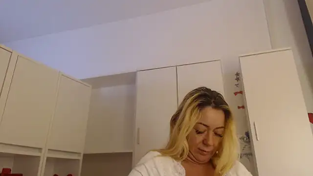 Snapshot of spell_of_love chatting on 7, 2, 2026 spell of love online show from 7, 2, 2026