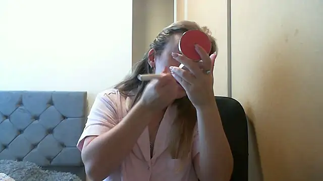 SusanCurt online show from 12, 10, 2025