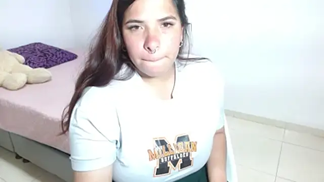 Karlathompson online show from 4, 11, 2025