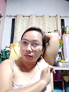 Snapshot of asianwet4u chatting on 4, 2, 2025 asianwet4u online show from 4, 2, 2025