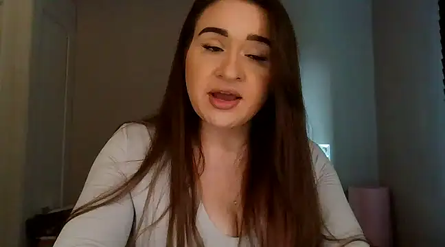 Snapshot of avajade chatting on 4, 12, 2024 avajade online show from 4, 12, 2024