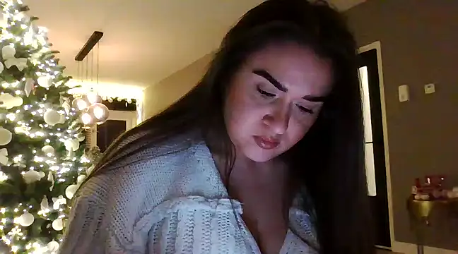 Snapshot of avajade chatting on 10, 12, 2024 avajade online show from 10, 12, 2024