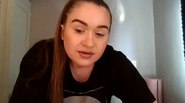 Snapshot of avajade chatting on 18, 2, 2025 avajade online show from 18, 2, 2025