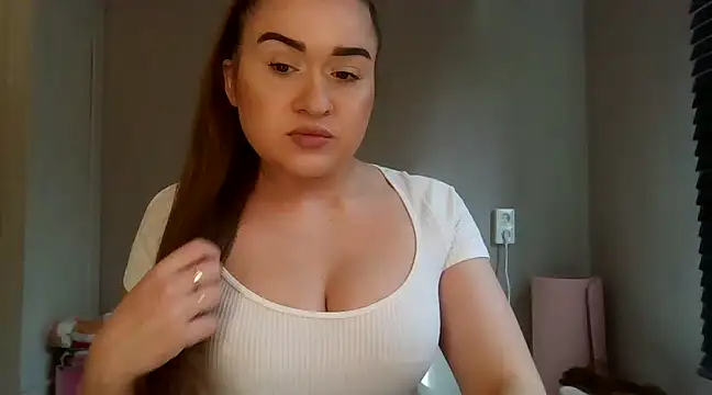 Snapshot of avajade chatting on 24, 2, 2025 avajade online show from 24, 2, 2025