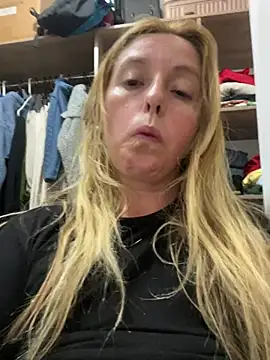 moniquerainx online show from 19, 3, 2026