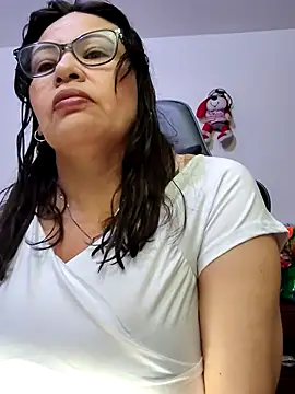 esmeralda milf online show from 23, 5, 2026