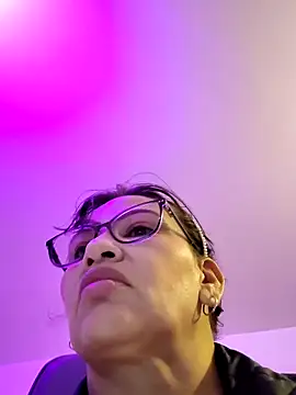esmeralda milf online show from 28, 5, 2026