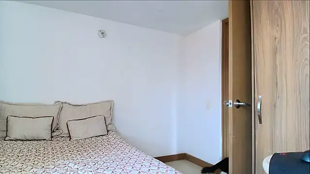 SARA TS FOX online show from 9, 2, 2026