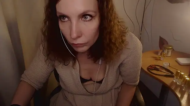 Snapshot of JohansonKatie chatting on 11, 1, 2025 JohansonKatie online show from 11, 1, 2025