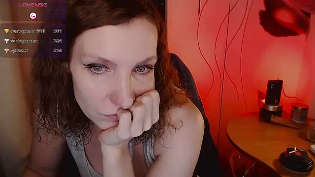 Snapshot of JohansonKatie chatting on 1, 2, 2025 JohansonKatie online show from 1, 2, 2025