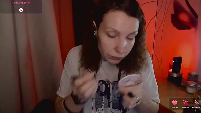 Snapshot of JohansonKatie chatting on 8, 2, 2025 JohansonKatie online show from 8, 2, 2025