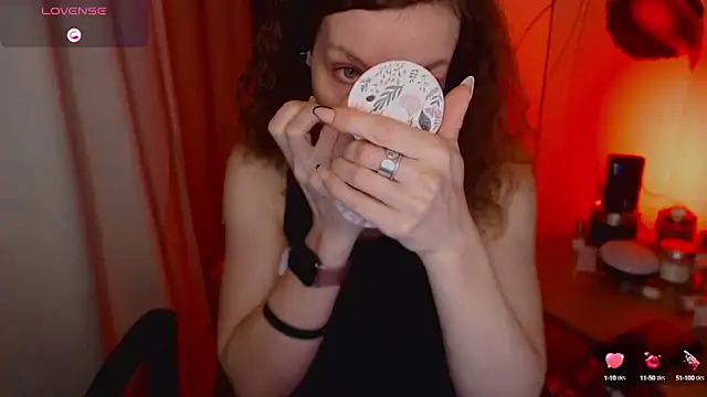 Snapshot of JohansonKatie chatting on 9, 2, 2025 JohansonKatie online show from 9, 2, 2025